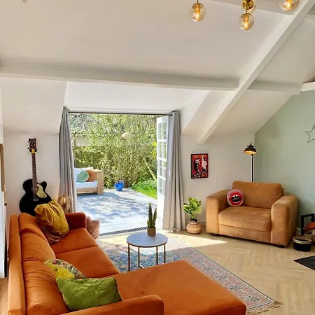 Vrijstaande Woning Met Geweldige Omheinde Tuin Aan Bosrand *